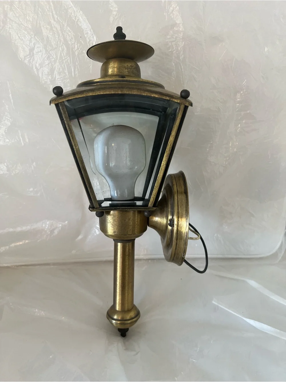 Traditional Brass Finish Wall Lantern Sconce - Gold Tone